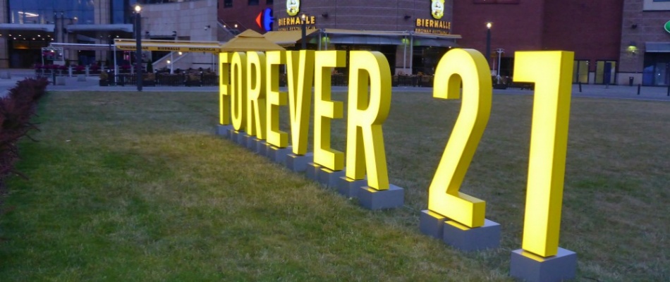 Litery przestrzenne, kasetony świetlne, litery 3D.